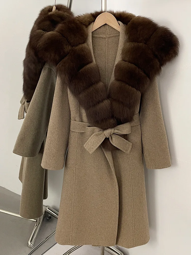 Elegancki damski płaszcz z mieszanki wełny w kolorze burgundowym, z futrzanym kołnierzem szalowym, paskiem i wiązaniem w talii, długi rękaw, odzież wierzchnia zimowa ZM4216