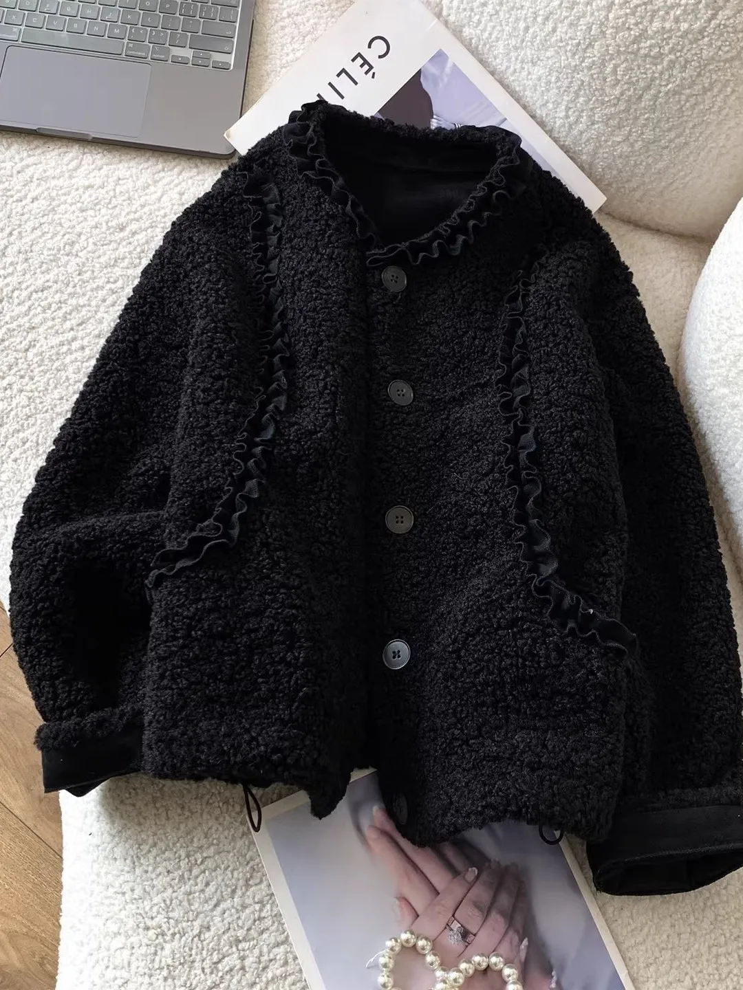 

plus Size 300 Pou Design Bla Thiened Lamb Fur Inteated Coat Men Women Winter Cotton Jaet Youth Faion