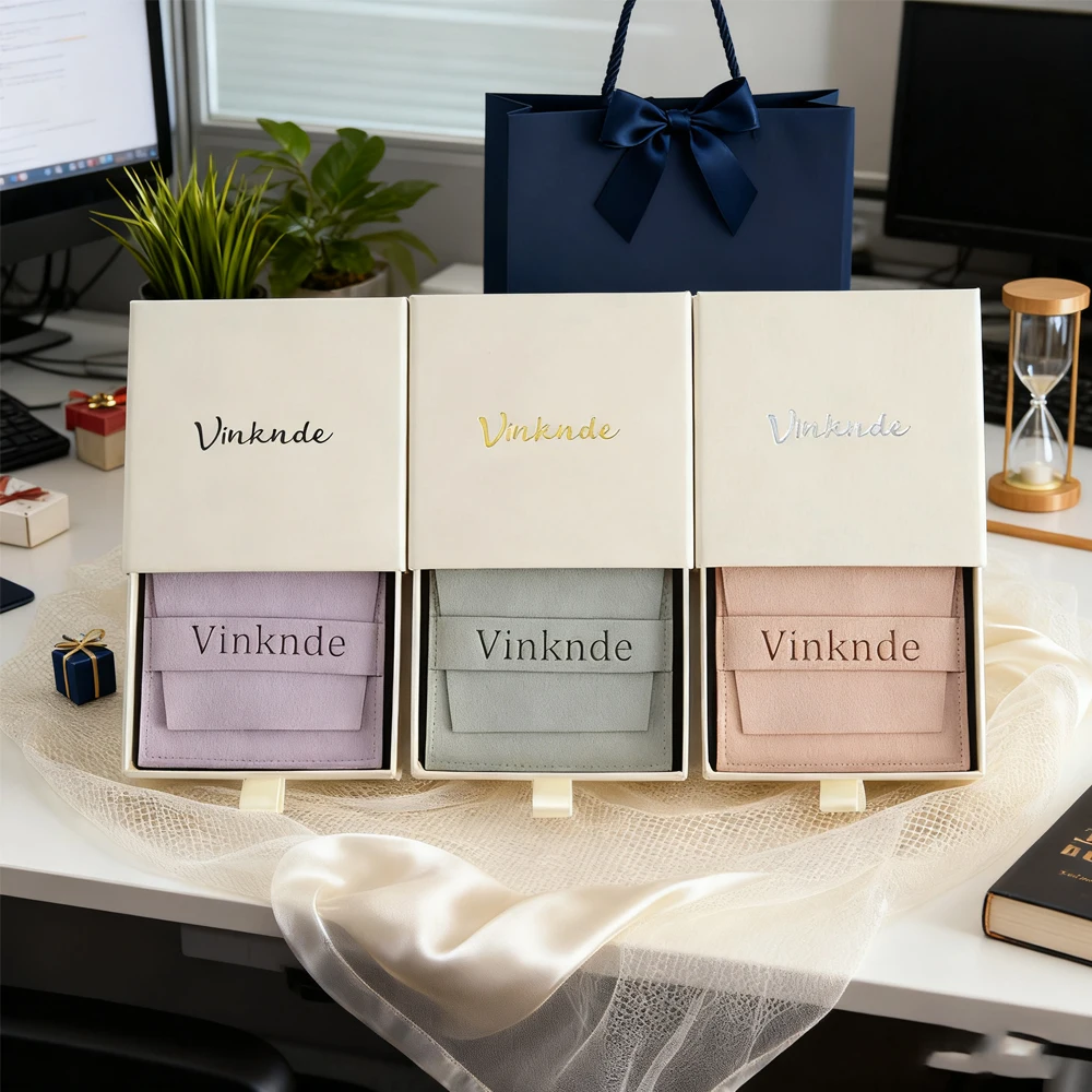 

Бежевый 9x9x3,2 см, выдвижной ящик, упаковочная коробка для ювелирных изделий, персонализированный логотип, коробки для ювелирных сережек с подарочной сумкой из микрофибры 8x8 см