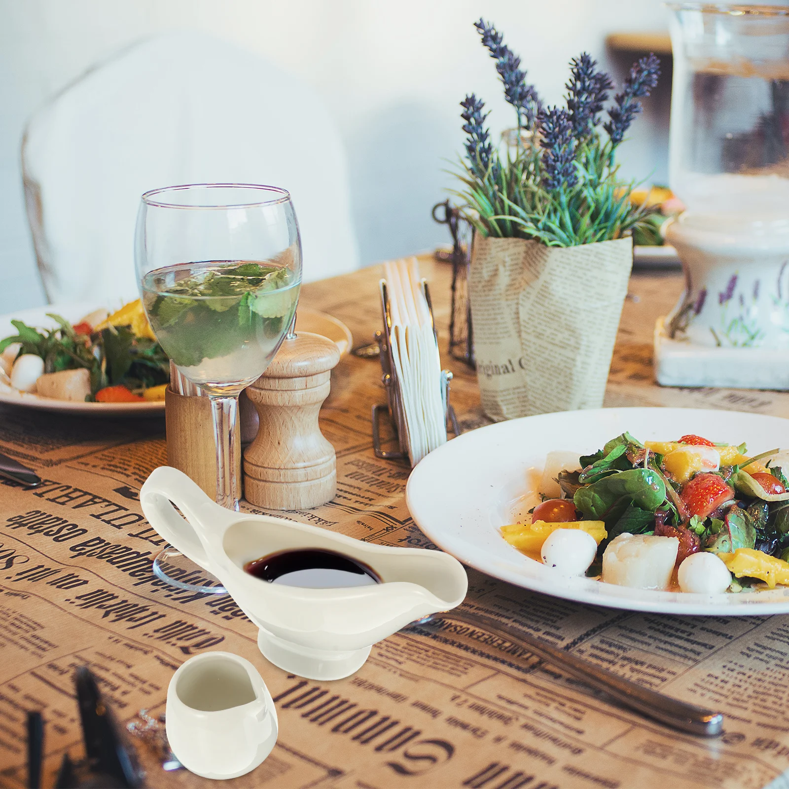 

2Pcs Elegant Ceramic Sauce Cups Hot Cold Gravies Dressings Containers Practical Kitchen Gravy Dispensers Gravy Boats