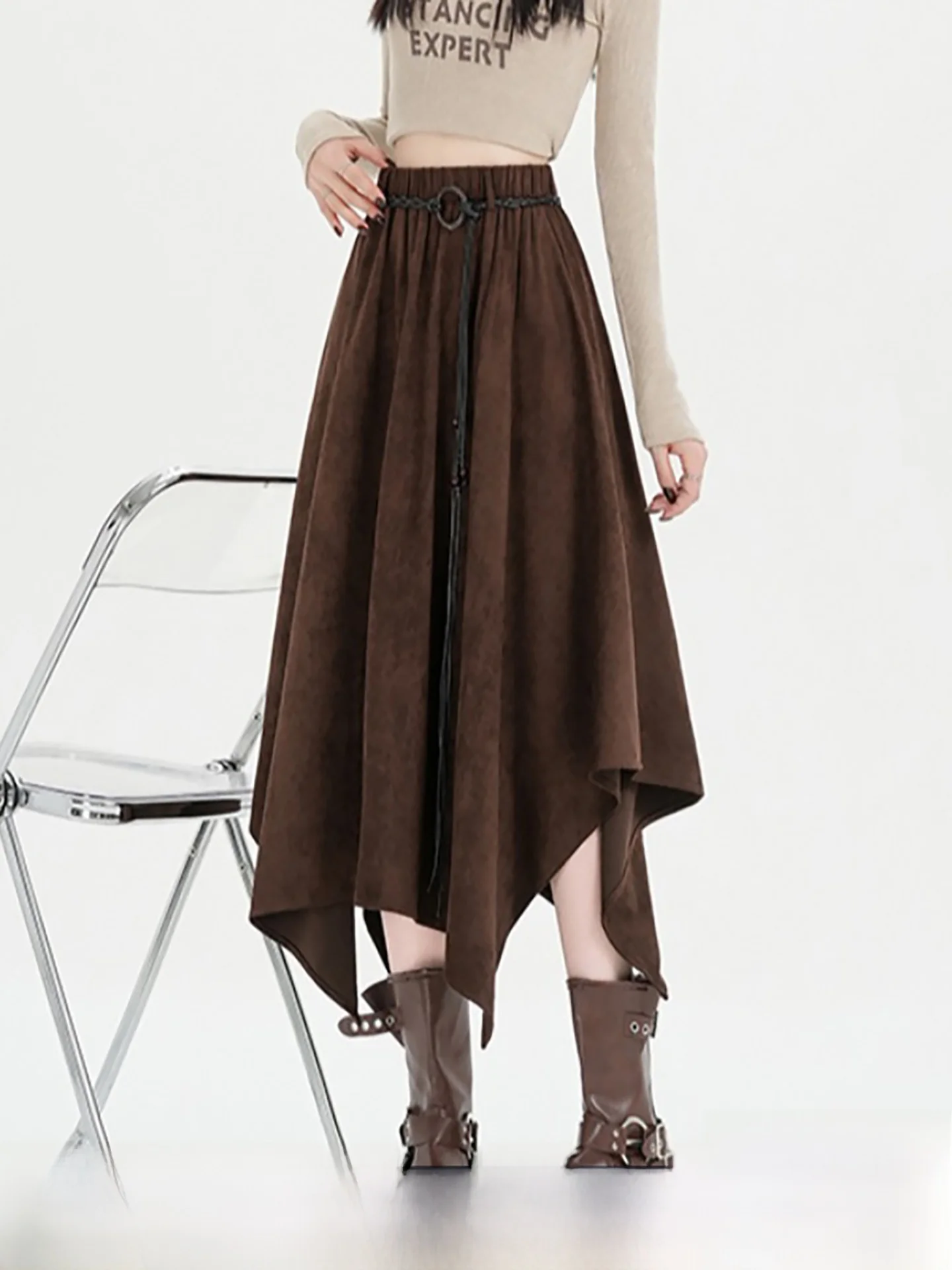 تنورة قصيرة غير متماثلة عالية الخصر من قماش جلد الغزال المخملي المطوي للنساء، موديل جديد لربيع وخريف وشتاء 2025، تنورة على شك...