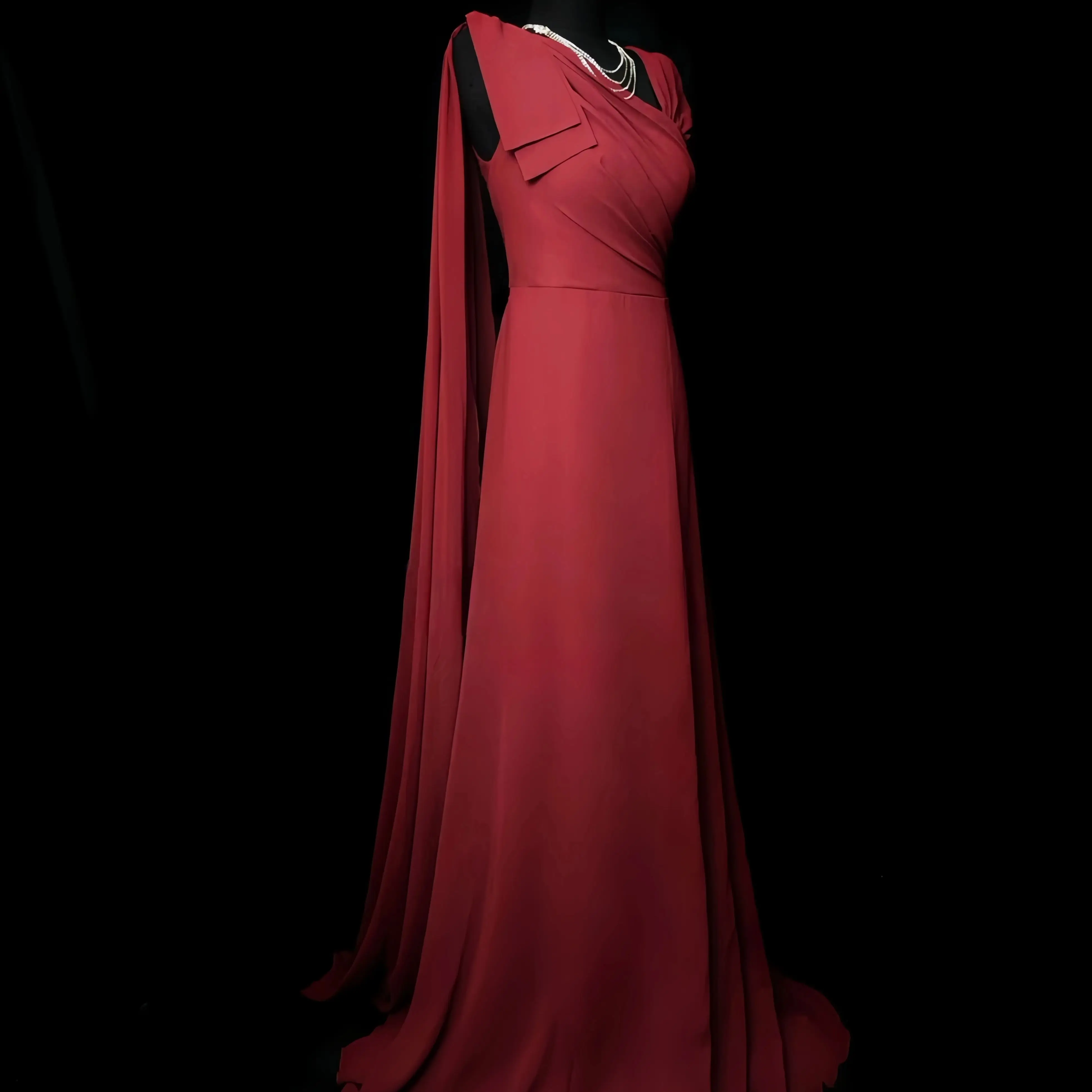 럭셔리 신상 이브닝 드레스 딥 레드 싱글 숄더 롱 드레스 불규칙 주름 벨트 디자인 여성 연회복