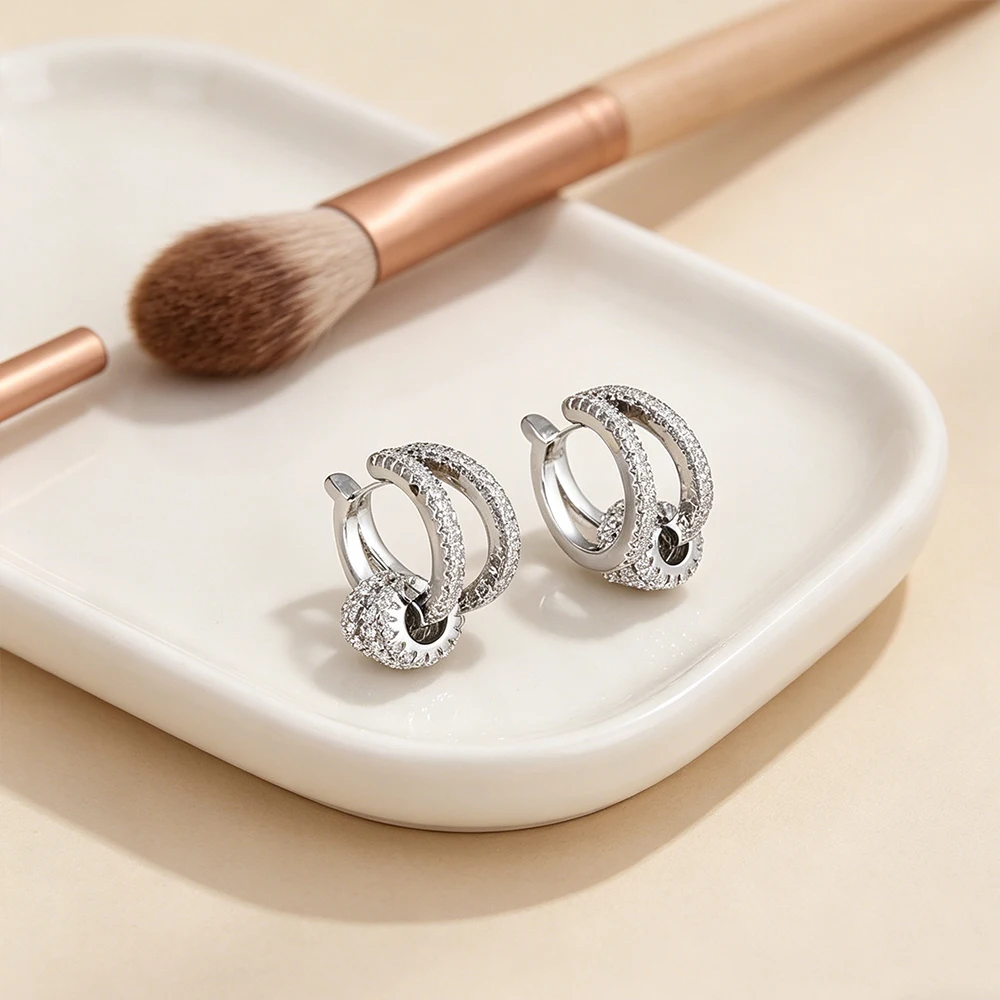 Silberfarbener, doppellagiger Knorpelohrring mit kubischem Zirkonia, wasserdicht, allergiefrei, Damenschmuck, keine Perforation erforderlich – Detail 5
