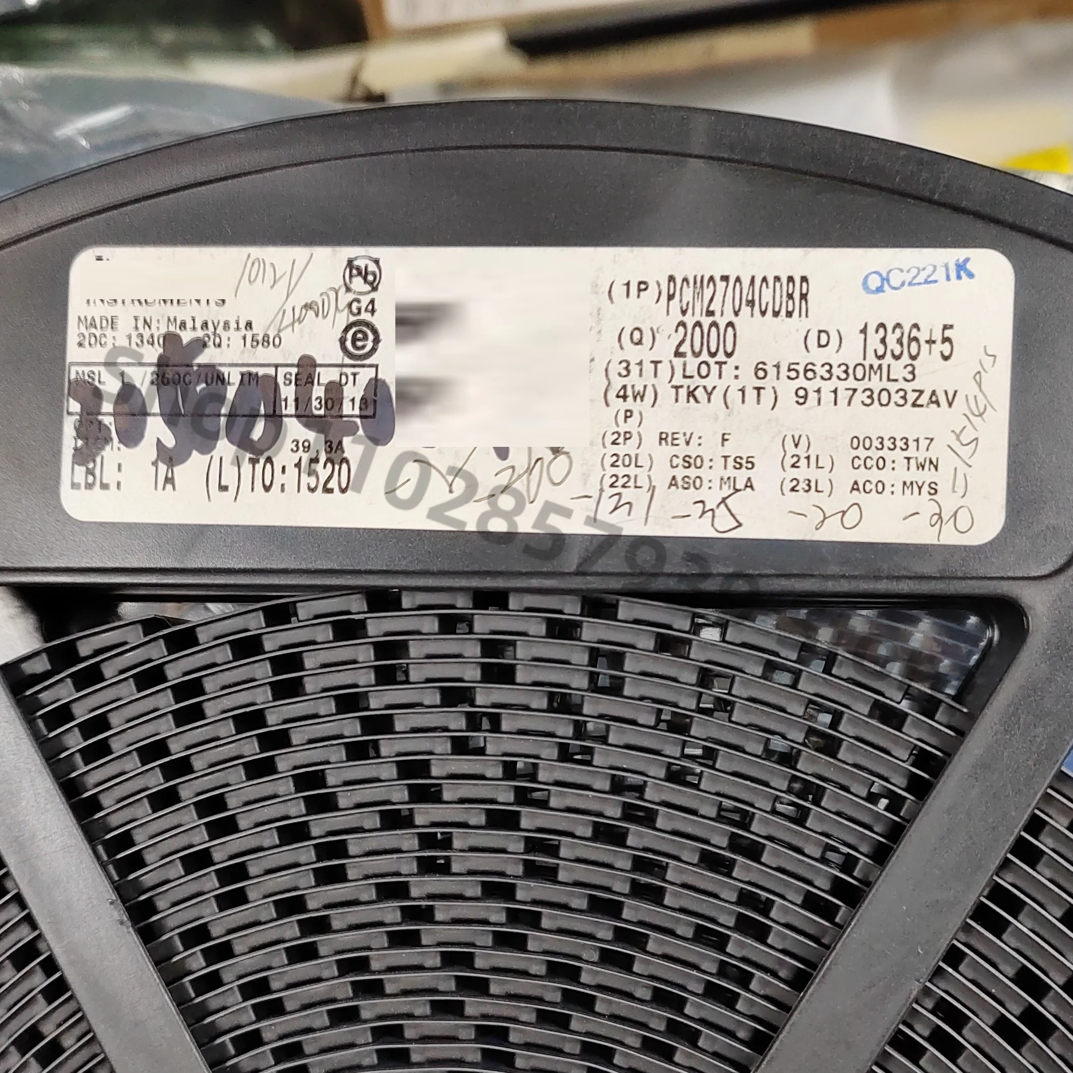 

PCM2704CDBR SOP 5 шт./лот оригинал на складе, бесплатная доставка