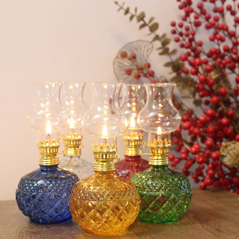 Oil Lamp, Vintage Glass Kerosene Lamp Indoor Decorative Hurricane Lamp Oil Lantern for Tabletop Decor and Emergency Lighting