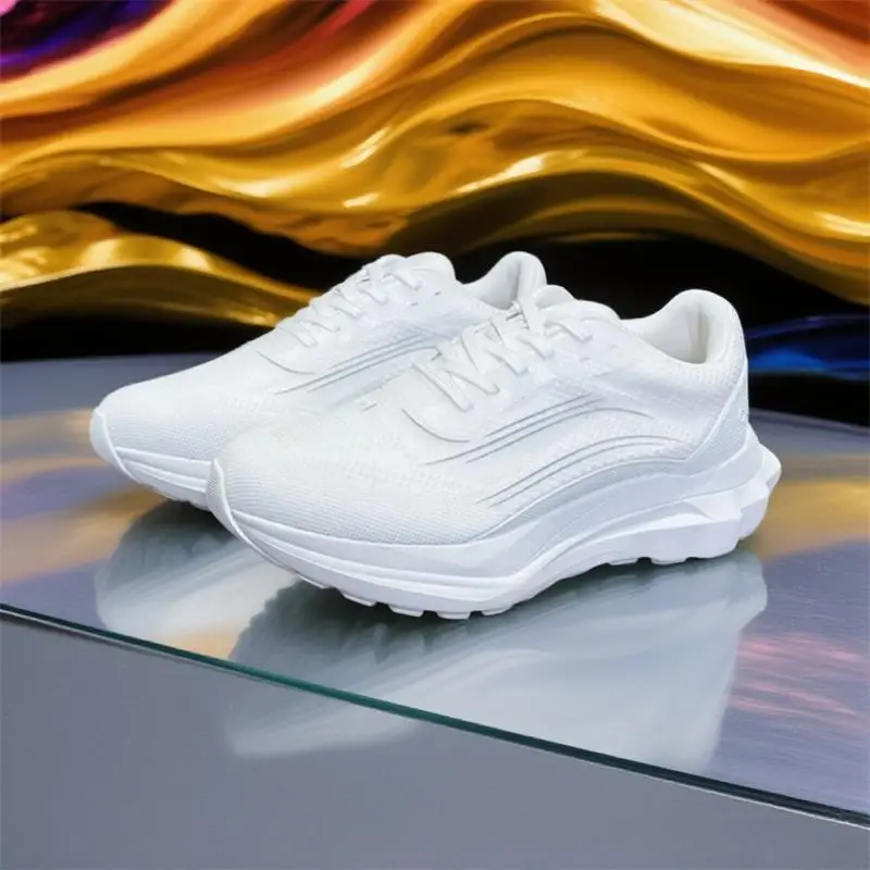 

Спортивная обувь с дышащей сеткой, циркуляция воздуха, свежее ощущение стопы