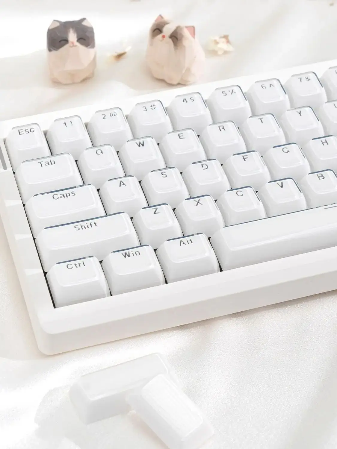 136 Klawiszy Jello Crystal PC Keycaps Białe Przezroczyste Klawisze ABS z Efektem Prześwitu, Profil ASA, do Przełączników MX, Klawiatura Gamingowa — zdjęcie produktu 7