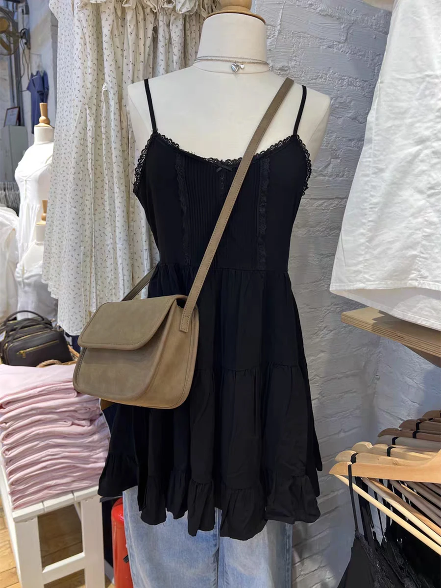 Mini abito con lacci sul retro in pizzo nero Abito da donna con scollo a V senza maniche A-line Abiti corti Estate Dolce Solid Camis Abiti Y2k