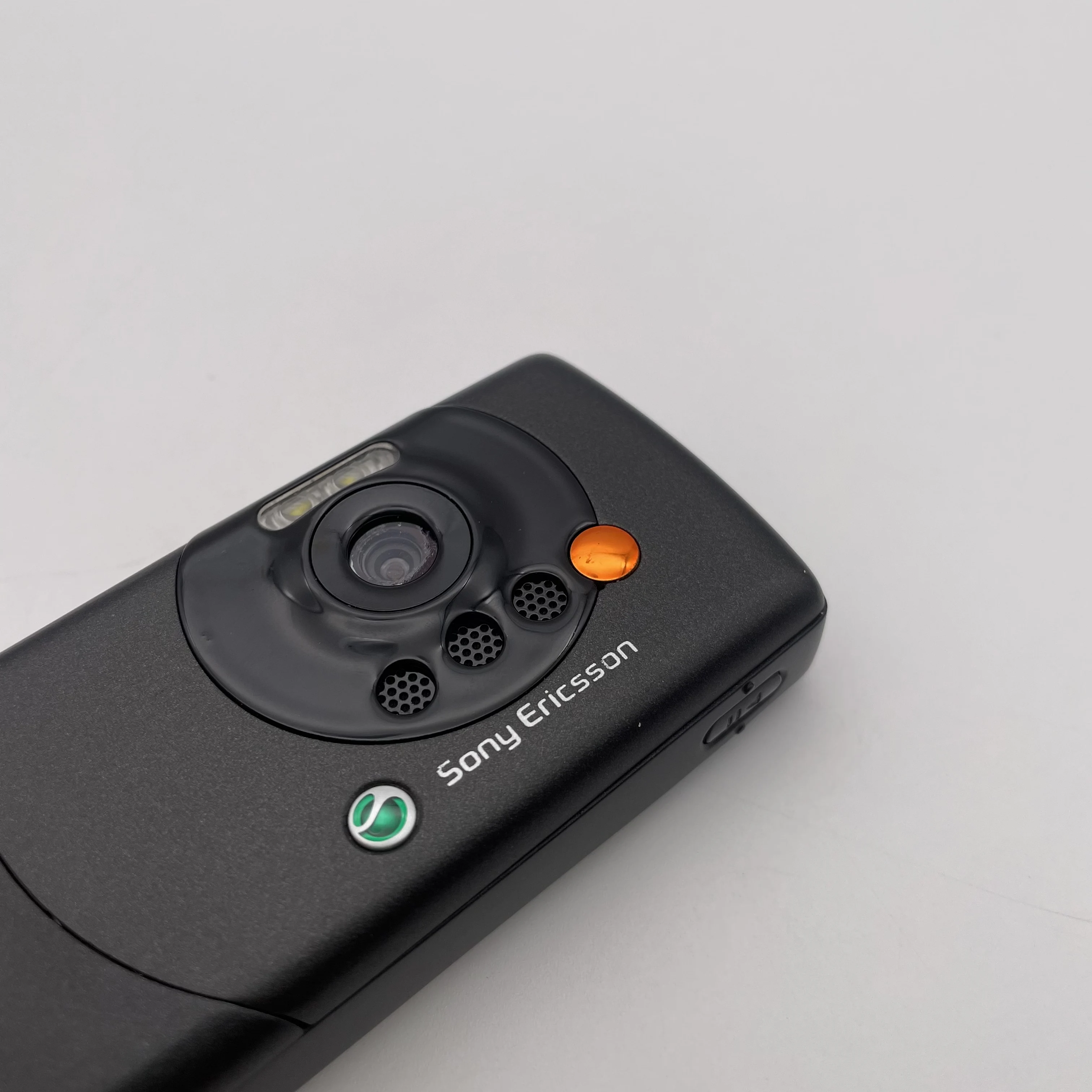 مكبر صوت مجدد غير مقفول Sony Ericsson W810 W810i W810C مزود بتقنية البلوتوث ولوحة مفاتيح عبرية عربية روسية وحالة جيدة