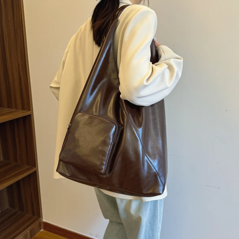 حقيبة يد نسائية مع جيوب بسحاب حقائب كتف عصرية من جلد البولي يوريثان حقيبة كتف كبيرة حقيبة يد للتسوق والسفر والعمل #2