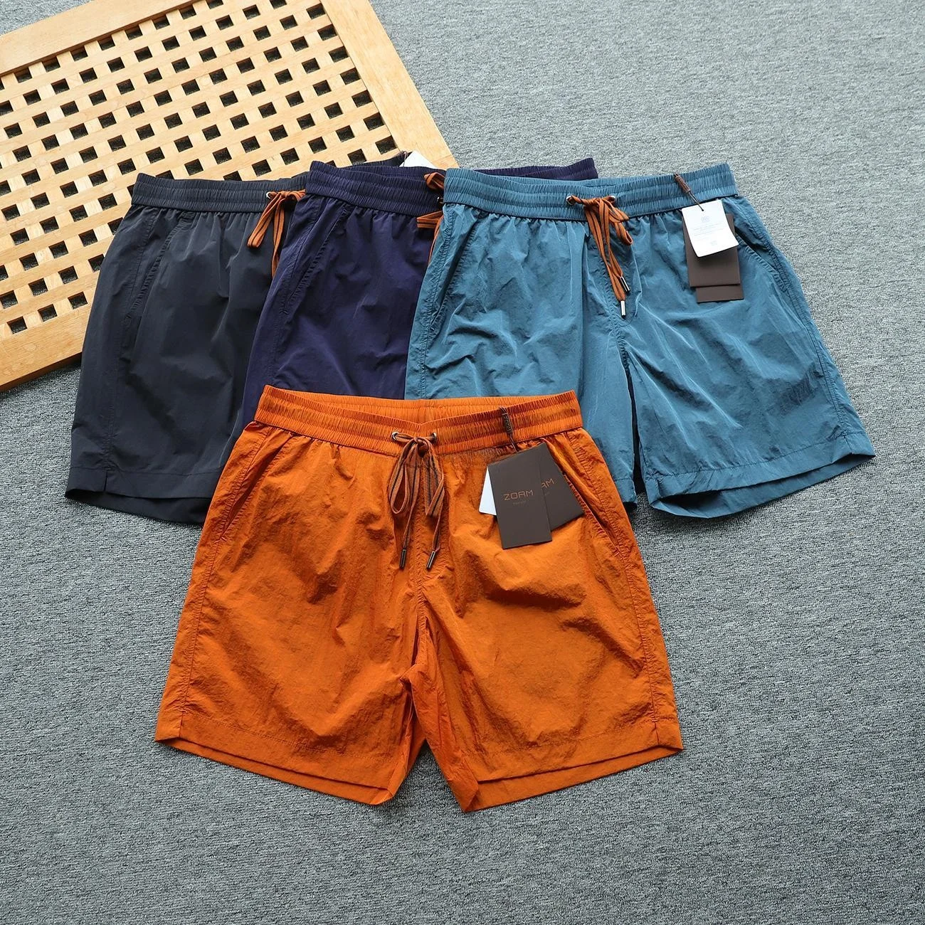 Italian Luxury Metal Nylon Shorts Lightweight Tearable Bermuda Shorts Youthful Energy Straight Leg Summer Shorts for Men