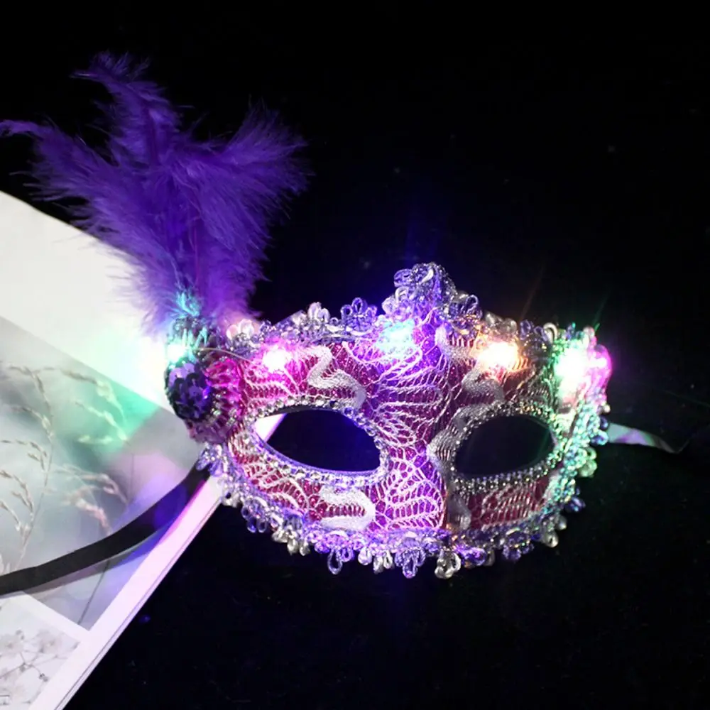 Princess Party Supplies LED Glowing Mask Light Up Makeup Feather Butterfly Mask Hollow Out Plastic Venice Masquerade Masks Women