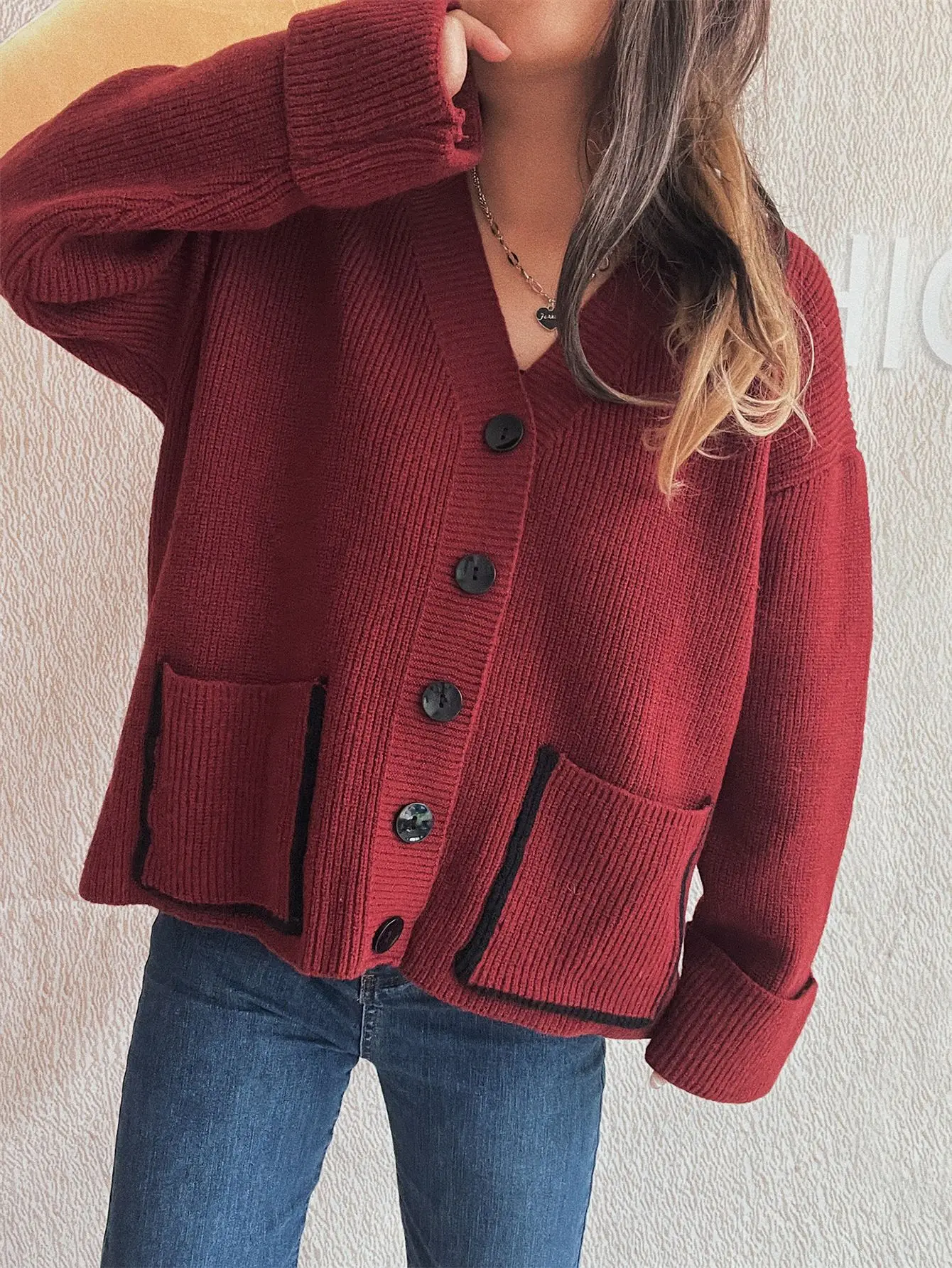Kardigan Leher Bulat Lengan Panjang Pakaian Musim Gugur Musim Dingin Dekorasi Kancing Longgar Gaya Komuter Pakaian Rajut Wanita dengan Bagian Depan Terbuka