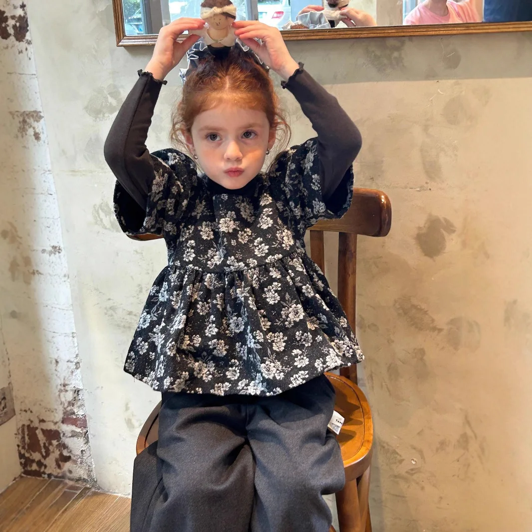 

2025 Autumn New French Retro Floral Heavy Industry Girls' Short Sleeved Shirt Cute And Sweet Doll Shirt