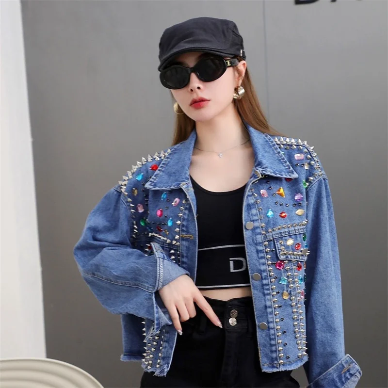 Schicke Jeansjacke in Regenbogenfarben mit Diamanten und Perlen, zerrissene Nieten, Pailletten, Jeans, Bomberjacke, Cowboy-Strickjacke mit Kristall-Strasssteinen