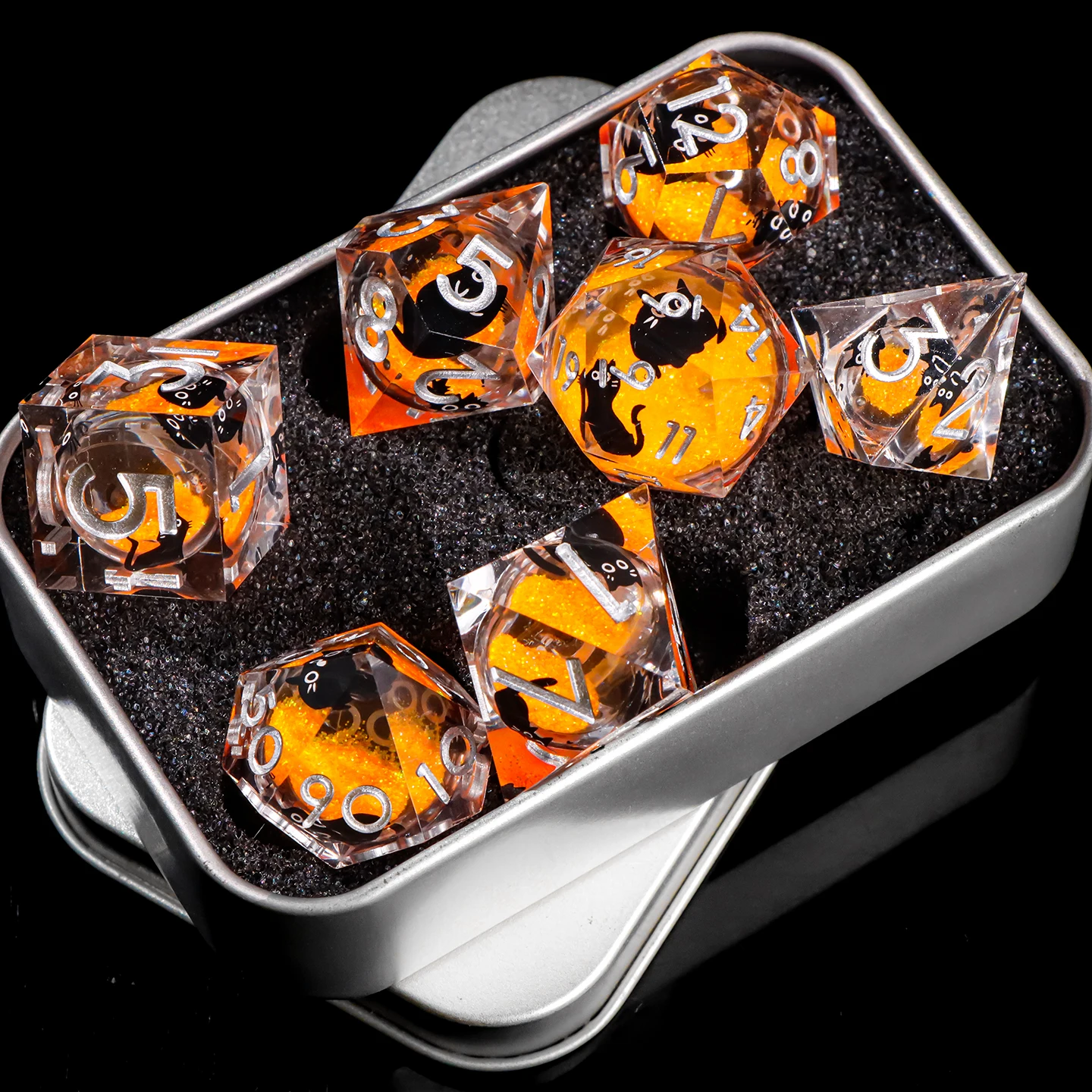 

Набор кубиков из смолы Cat Liquid Core DND, 7 шт., многогранные кубики из смолы с острыми краями для ролевых игр Dungeons and Dragons