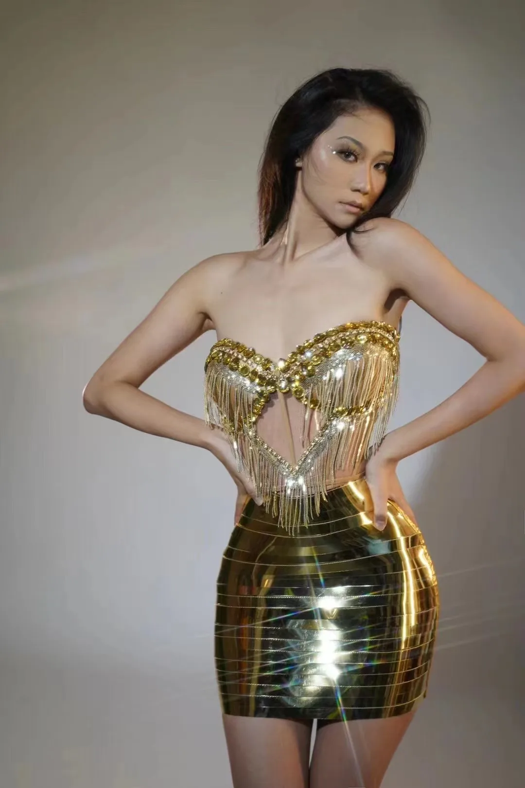 

Новое сексуальное прозрачное платье с тонким ромбовидным хвостом, переодевание королевы, ночной клуб, сценическая одежда, вечернее платье для ежегодного собрания компании