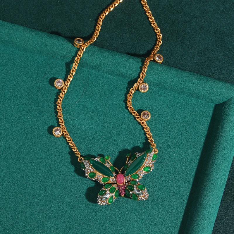 خمر الزمرد الأخضر فراشة قلادة الزجاج الصقيل المرأة الجميلة العتيقة الذهب اللون سلسلة كريستال فاخر مصمم المجوهرات #5