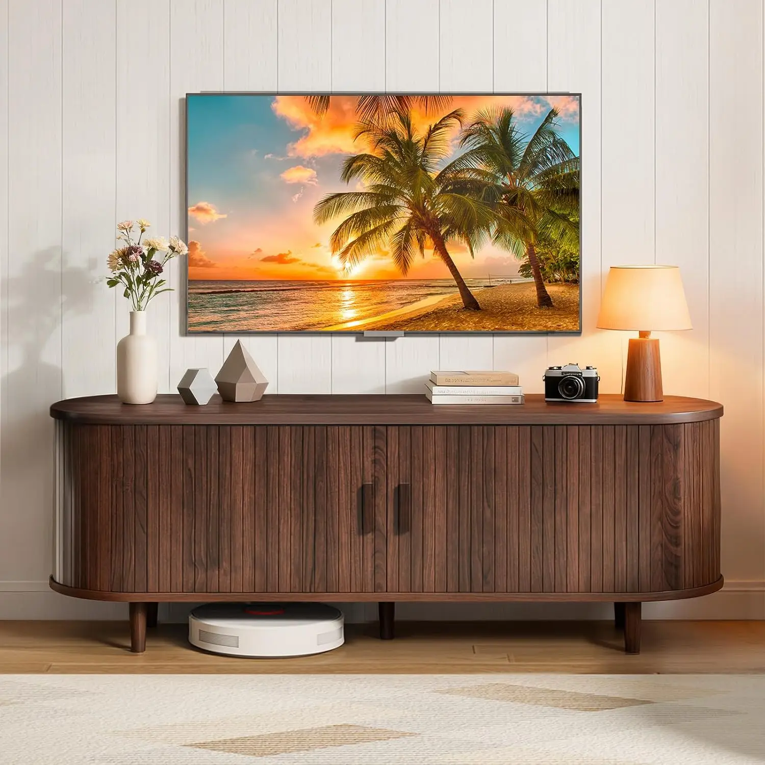 ตู้วางทีวี 58 นิ้ว พร้อมบานเลื่อน, ตู้วางทีวีสไตล์โมเดิร์นยุคกลาง พร้อมปลั๊กไฟและชั้นวางปรับระดับได้สำหรับทีวีขนาดไม่เกิน 65 นิ้ว, ลายร่อง