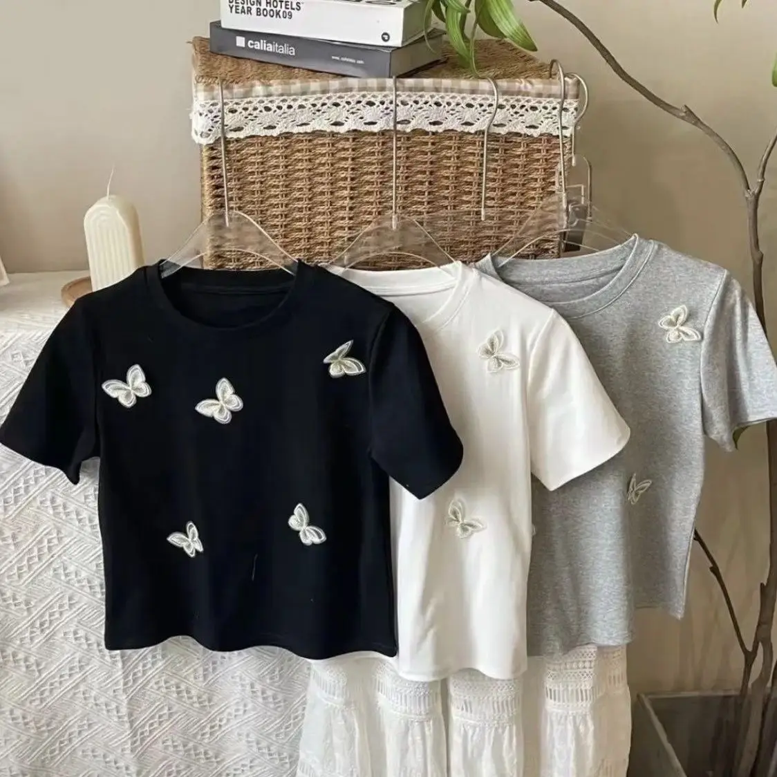 

Girl's Three-dimensional Butterfly Short Sleeved Slim Fit T-shirt Fashion Sweet Pure Cotton Short Top 2025 Summer New Trend