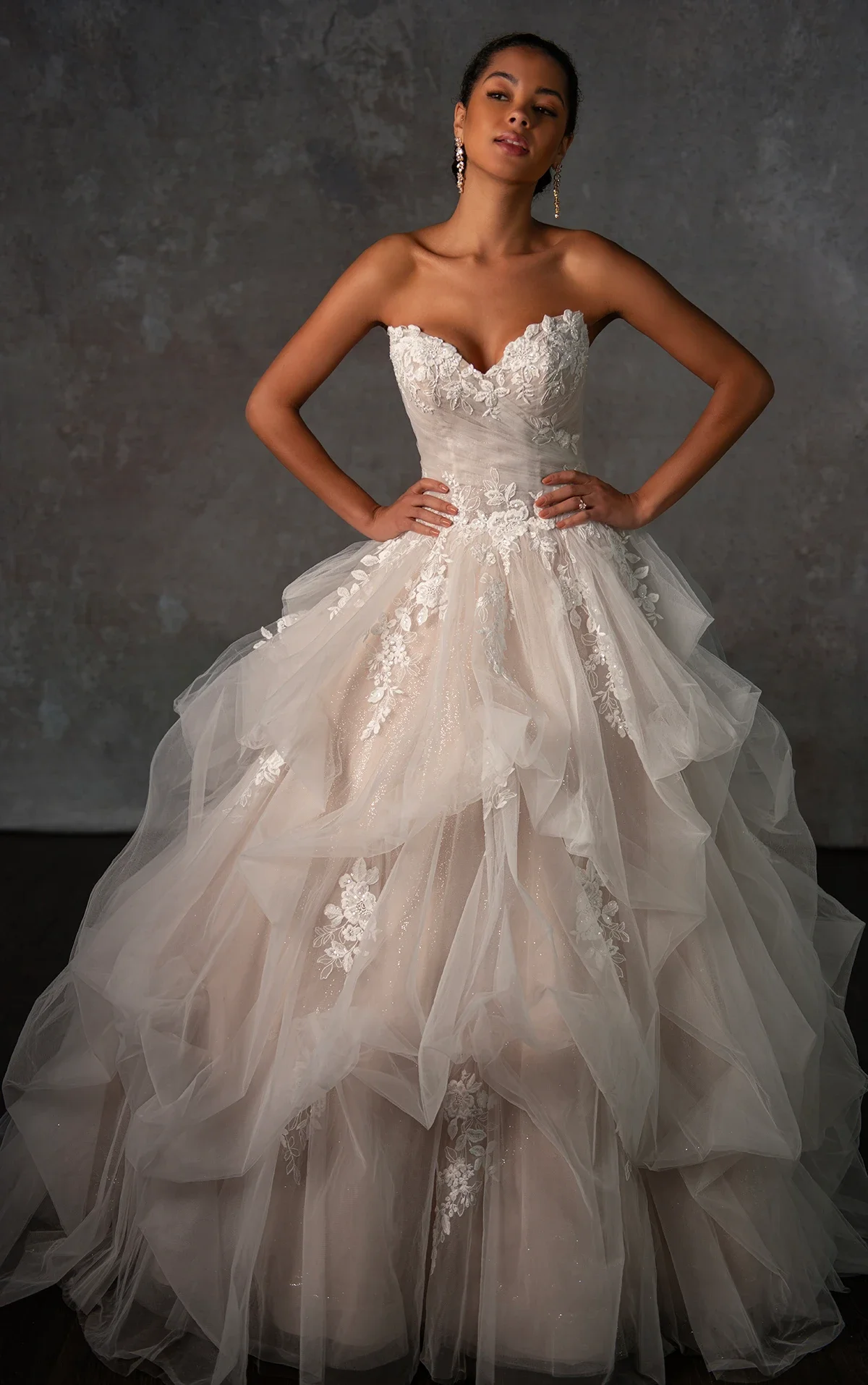 

Элегантное многослойное шифоновое свадебное платье принцессы трапециевидной формы с аппликацией по индивидуальному заказу, без рукавов и с открытой спиной, сексуальное кружевное вечернее свадебное платье