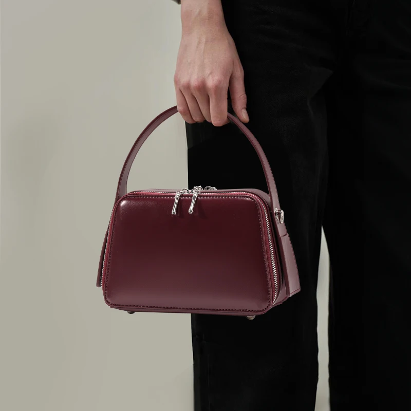 2026 New Style Genuine Leather Niche Design Commute Versatile Bag Women's Handbag & Commute Crossbody Small Square Bag