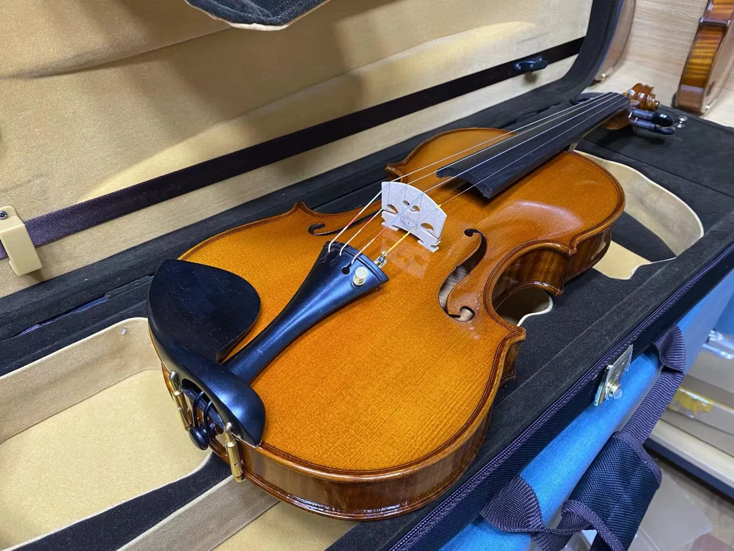 أكثر من 40 عامًا كمان مصنوع يدويًا 100% من شجرة التنوب الأوروبية مقاس 4/4 نغمة قوية! كمان طلاء زيت إيطالي عتيق احترافي