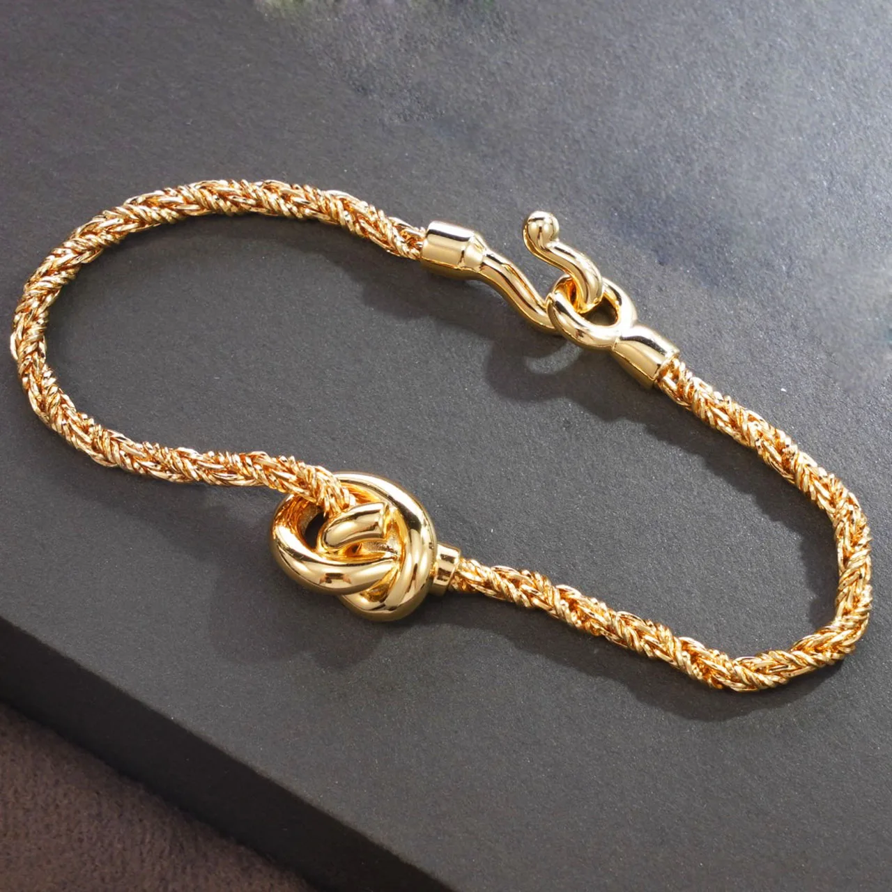 Jewelry & Accessories OL Style High-quality Twisted and Knotted Fried Dough Twists Bracelet For Women's Party Gifts