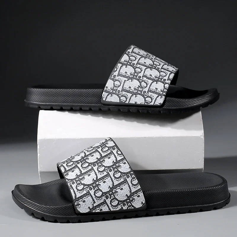 

Outdoor Sandals Clogs Beach Slippers Summer Men Fashion Slippers Indoor Home Slides Bathroom Shoes Comfortable Soft Flip Flops