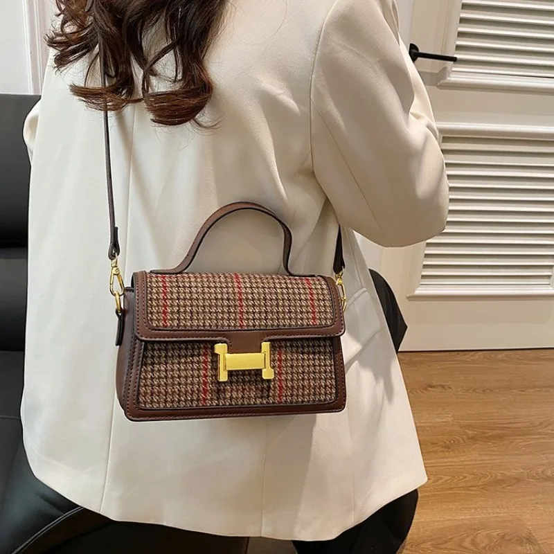 

Graceful Elegant Handbag Office Commuting Business Event 2025 New Model Stylish Exquisite Glamorous Timeless Versatile