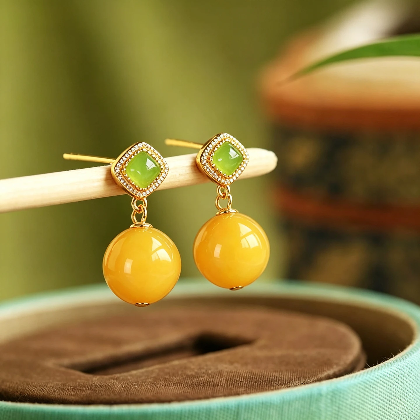 boucles-d'oreilles-pendantes-elegantes-et-retro-en-cire-d'abeille-jaune-et-huile-de-poulet-naturelle-avec-tige-en-argent-s925-style-haut-de-gamme-pour-femme