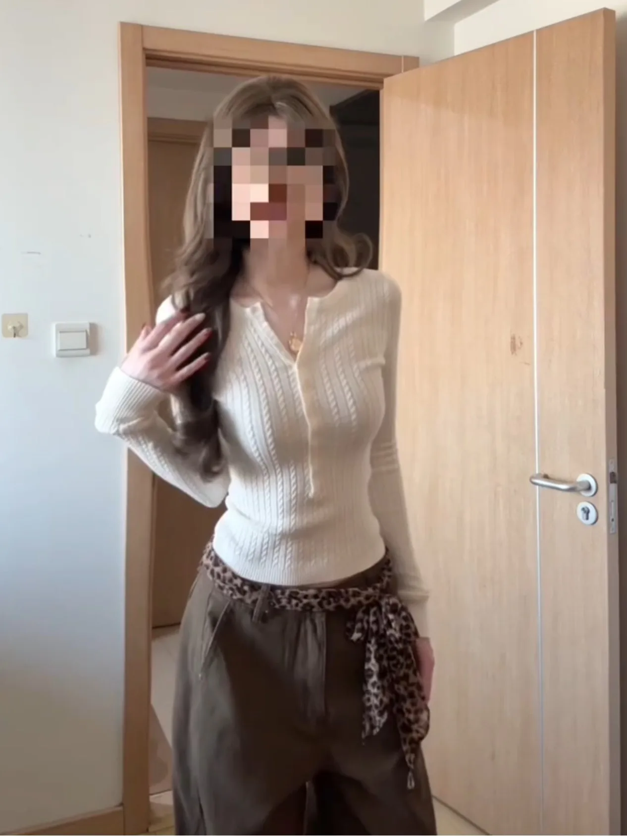 Weißer langer Sve-Strickpullover für Damen, Slim-Fit-Top, Frühherbst 2022, neue Sle Commute Polyesterfaser, V-Ausschnitt, Einzelknopf