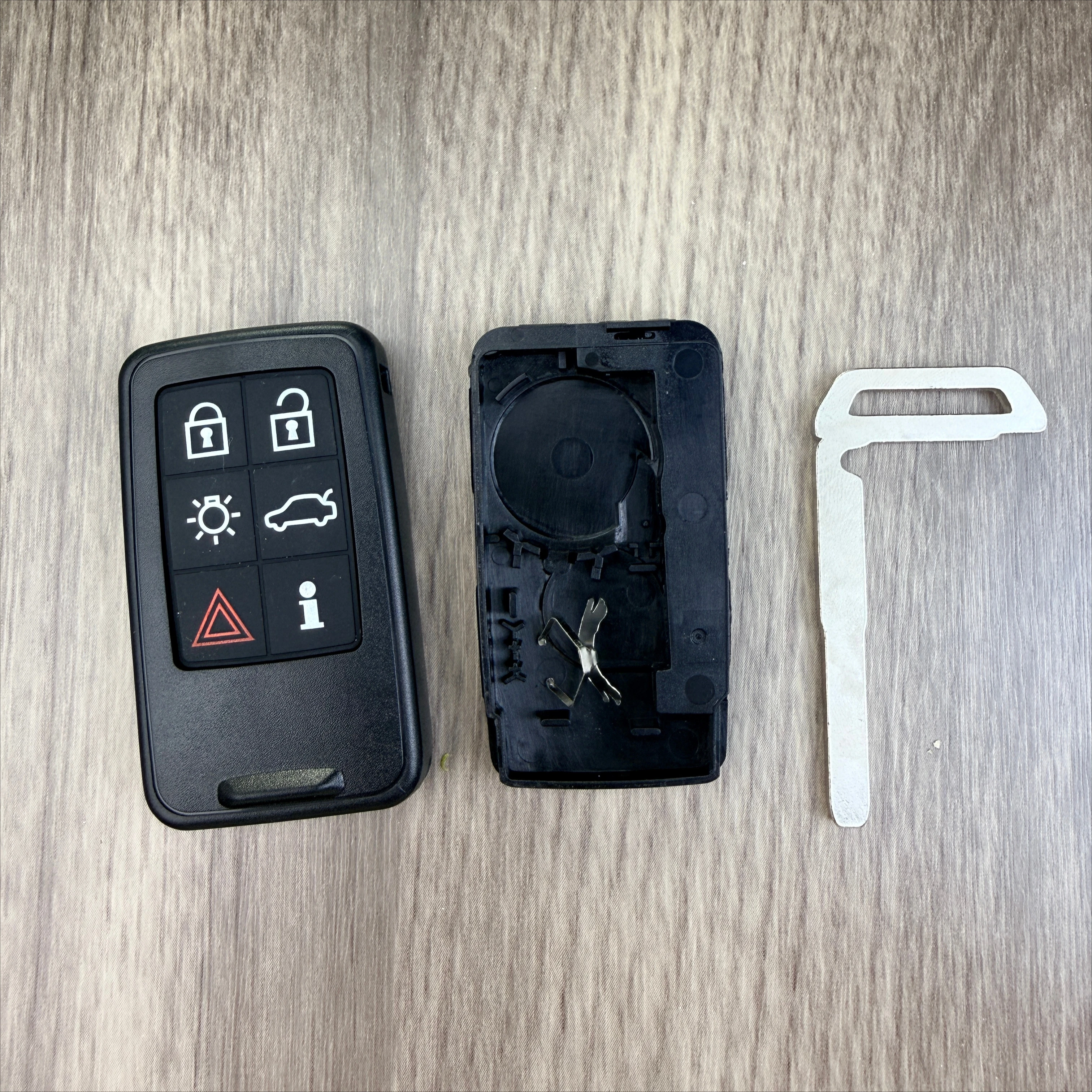 For Volvo 5/6 Buttons S60 V60 S70 V70 XC60 XC70 XC70 V50 Car Key Fob Case Shell Housing or Silicone Key Button Pad