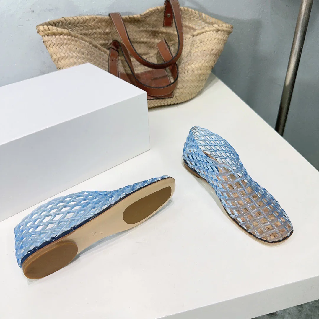 صنادل كريستال نسائية مخرمة صنادل كريستال صيفية مريحة ومسطحة مجموعة جديدة 2025