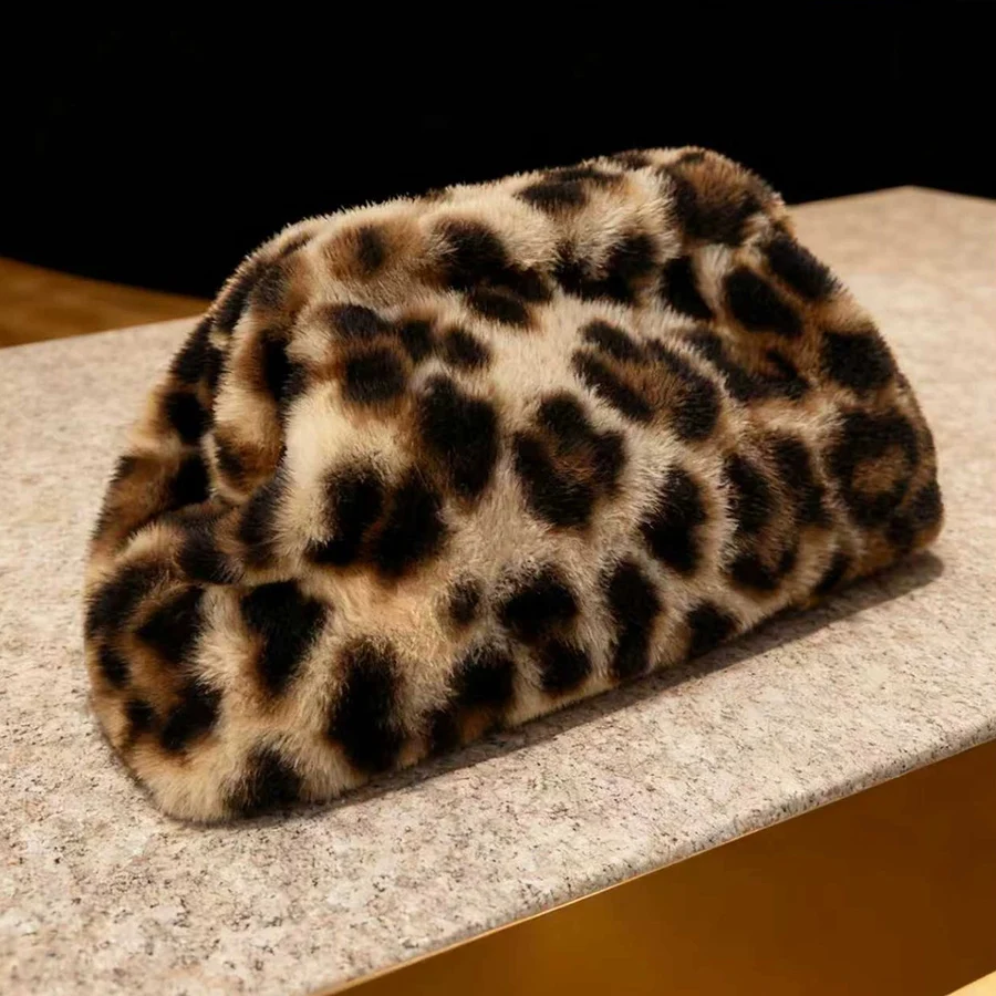 Winter New Design Leopard Pattern Synthetic Fur Handbag Evening Bag Shell Clip Women's Bag Makeup Bag Fashion Flush Clutch Bolsa