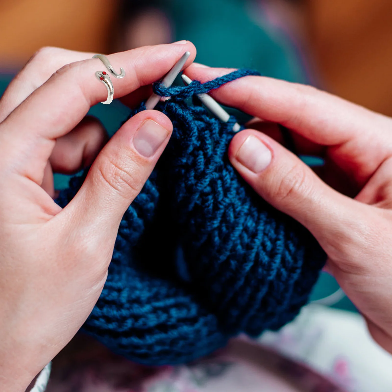 

6pcs Braided Knitting Ring Crochet Accessories Snake Design Finger Decor Protective Alloy Yarn Guide Efficient Tool