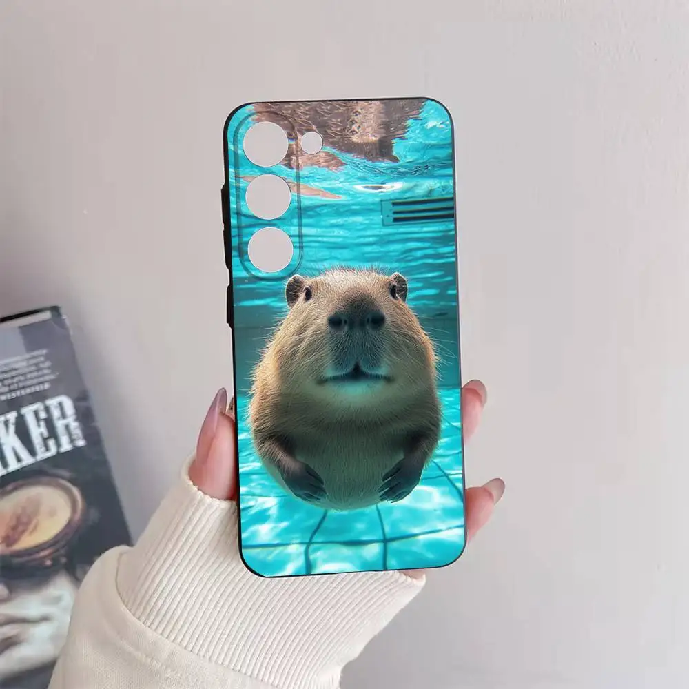 Engraçado bonito animal de estimação capivara caso de telefone para samsung galaxy a73,72,51,53,52,71,22,5g, nota, j7,8,9 capa preta macia