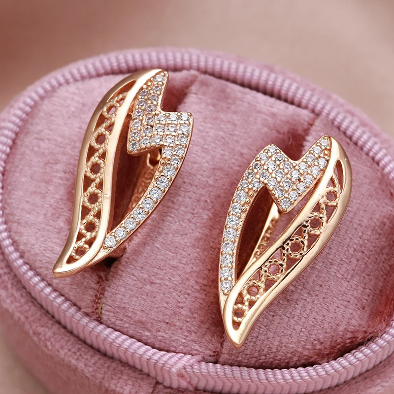 

585 Rose Gold Wave Multi Zircon Earrings S Curve Embossed Flash CZ Stone Inlay Piercing Light Luxury Party Summer Fine Jewelry