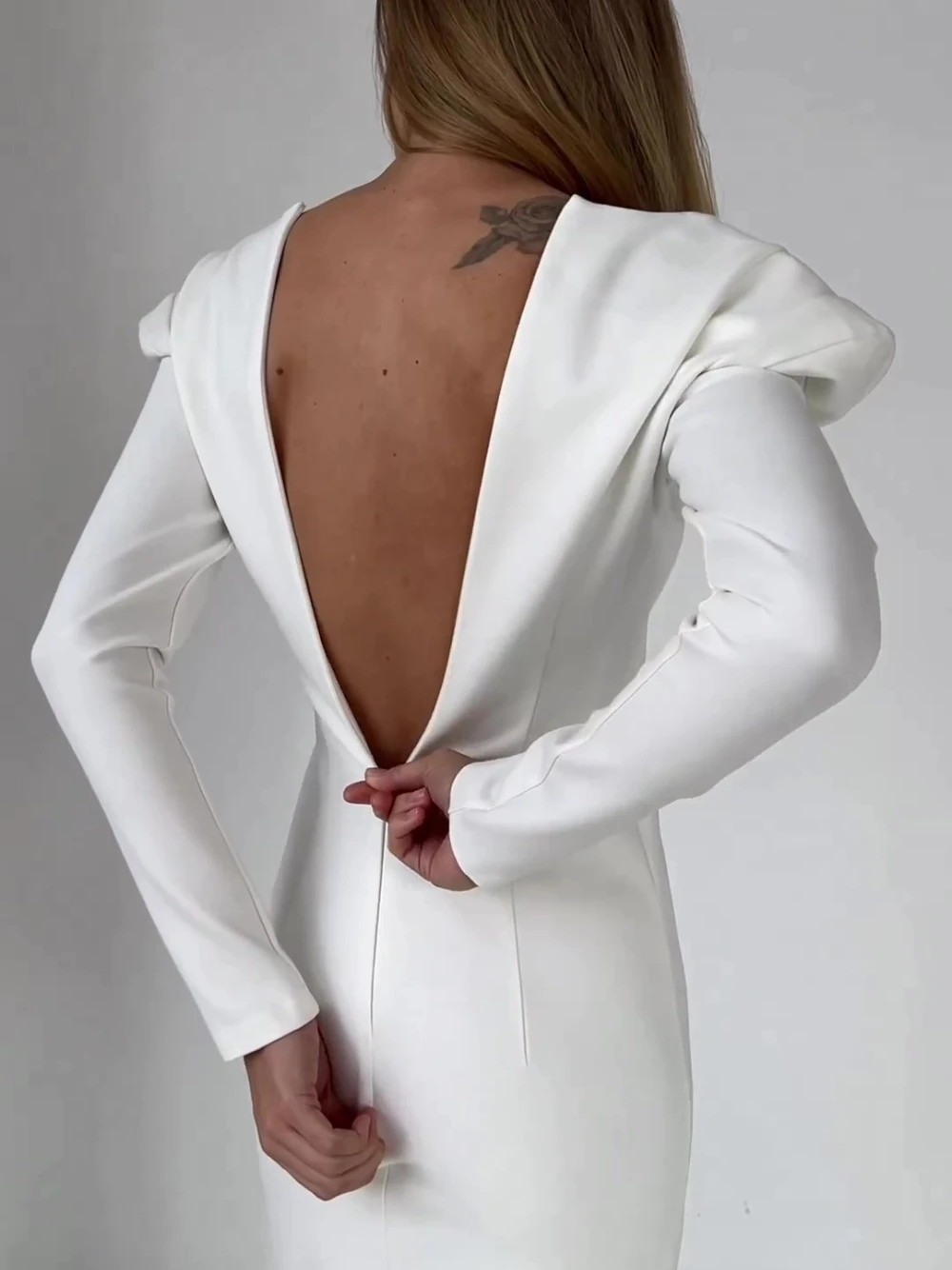 Eye - Catching Midi Gorgeous Evening Dress Satin Sexy Open Back Prom Gown With Long Sleeves Formal Occasions Simple Dresses