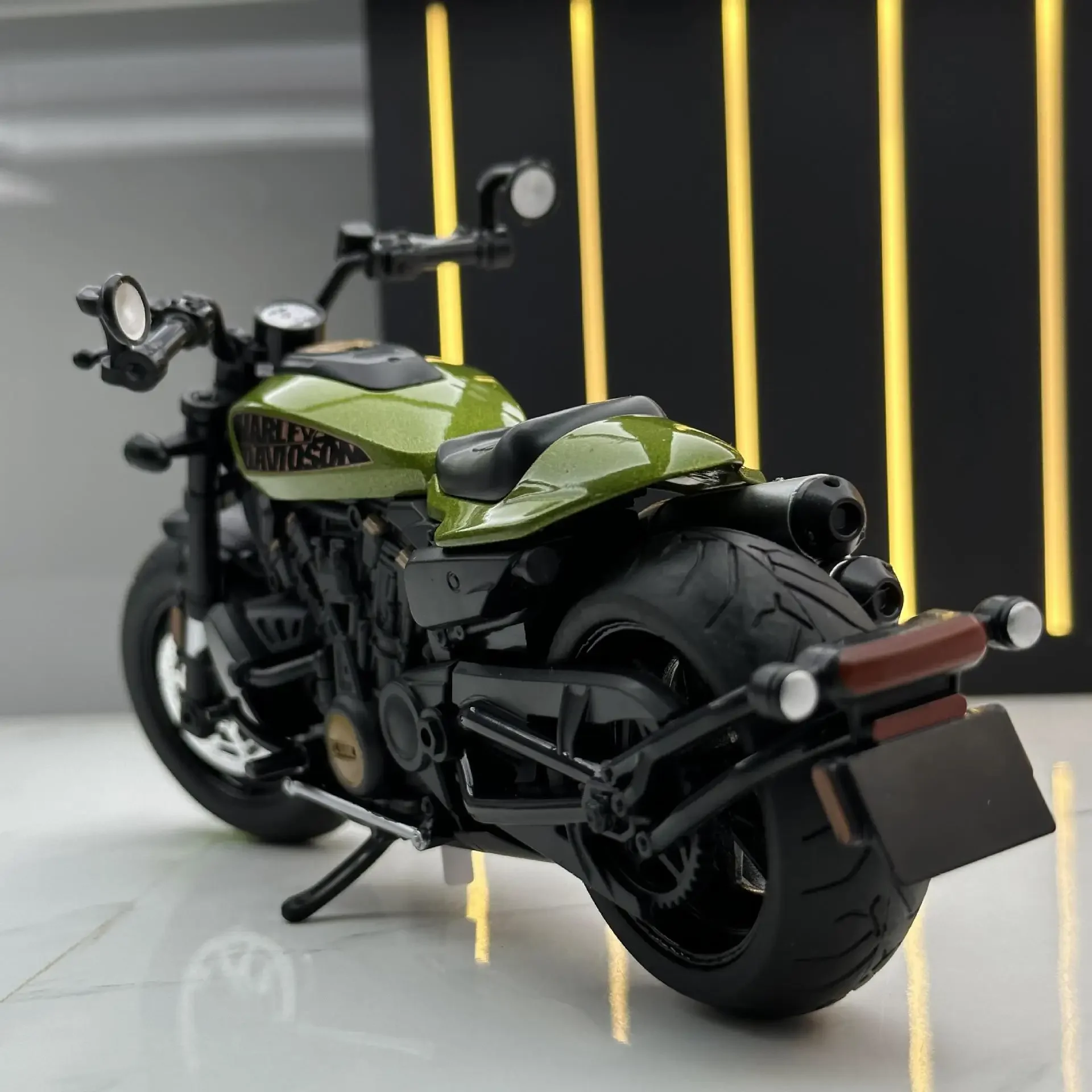 1:12 Harley SPORTSTER S Motorcycle High Simulation Diecast Metal Alloy Model car Sound Light Collection Kids Toy Gifts M41