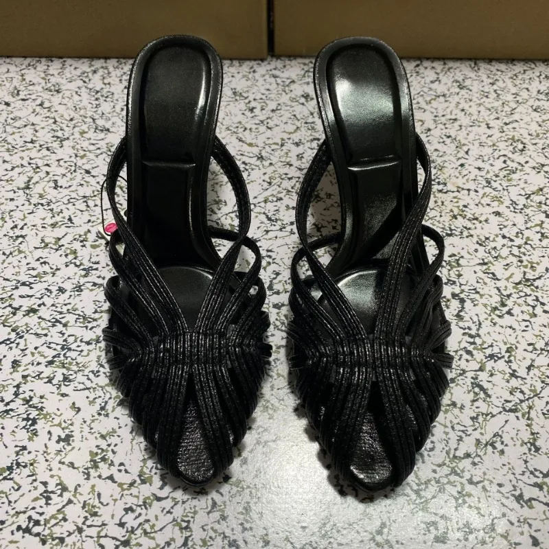 خمر الأسود عبر حزام حذاء نسائي بكعب عالٍ البغال أحذية تنفس جوفاء العلامة التجارية تصميم جلد ناعم الصيف مثير صنادل سيدات