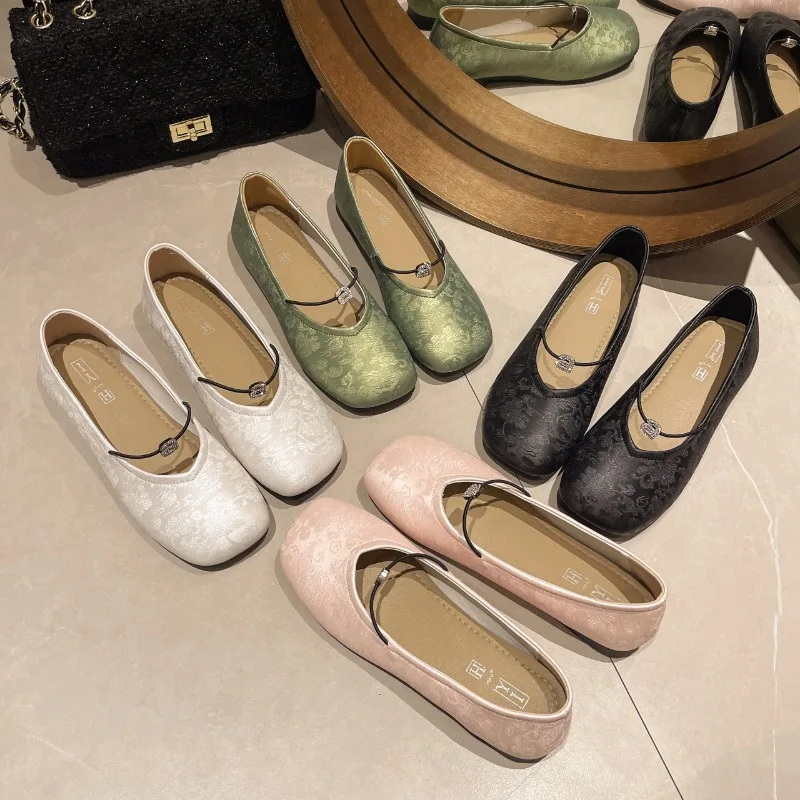 New Shallow-mouth Mary Jane-style Chinese Folk Soft-soled Women's Slip-on Retro Bean Shoes Hanfu Shoes