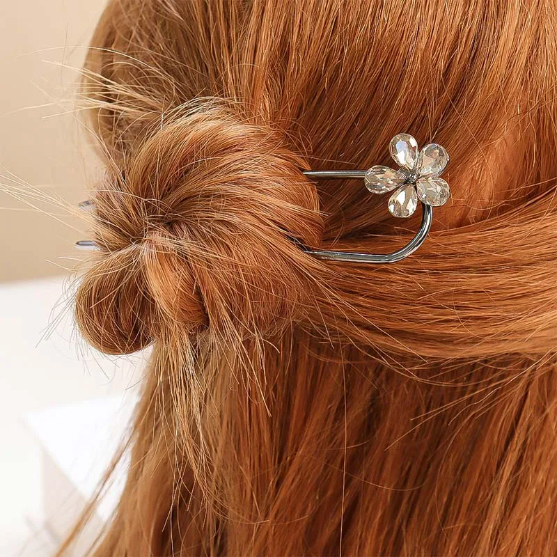 Fashion Black Crystal Leaf Flower U-shaped Hairpin for Women Chinese Style Metal Bun Hair Sticks Jewelry Hair Accessories