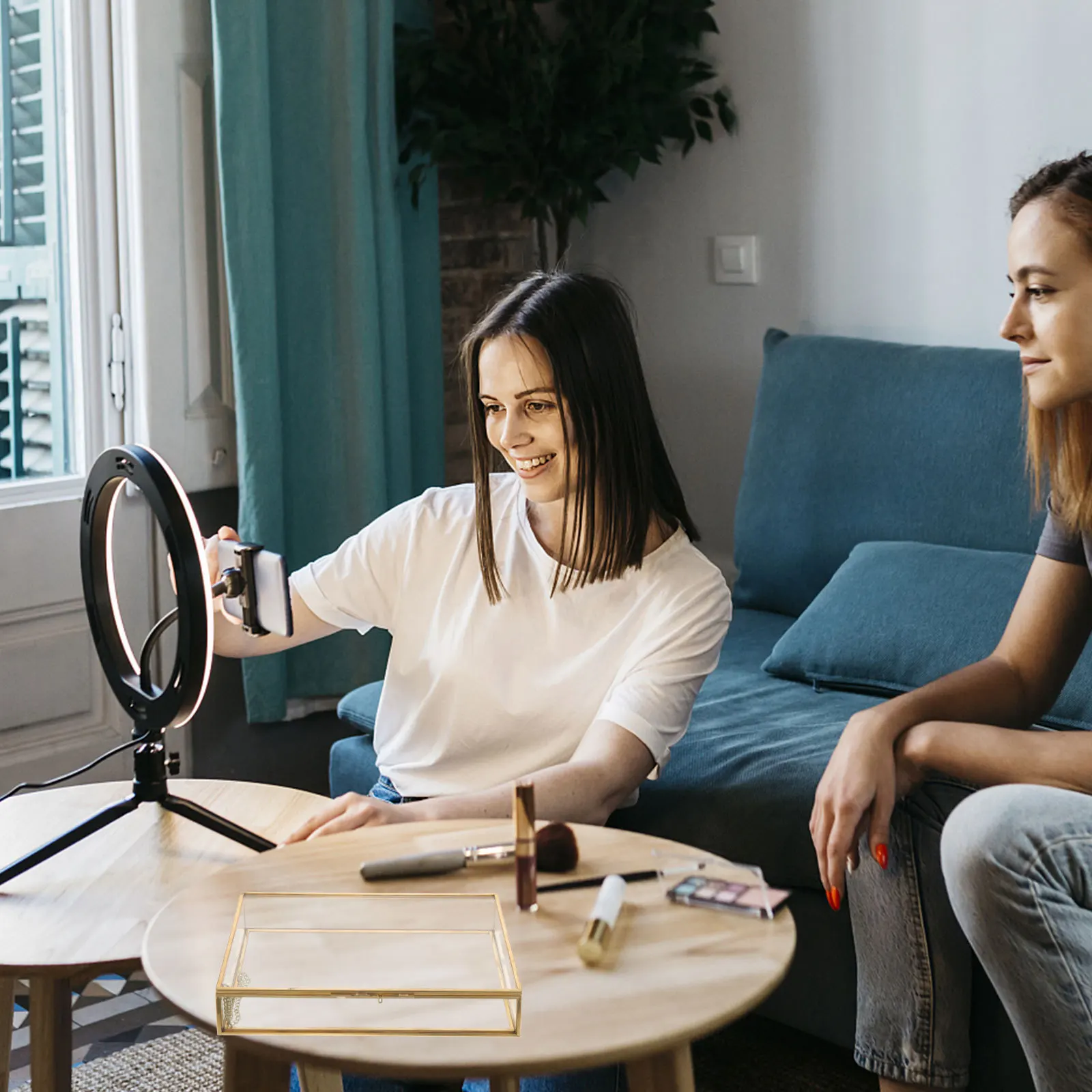 

Exquisite Glass Jewelry Box Transparent Organizer for Earrings Pendants Brooches Desktop Decoration Glass Jewelry Box