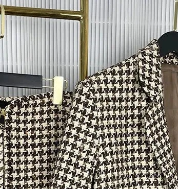 

Women's vintage elegant two-piece suit with long-sleeved jacket or slim skirt