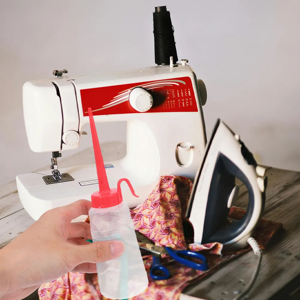 4Pcs Sewing Machine Oil Applicator Long Nozzle Plastic Bottles Empty Dispenser for Precise Oiling Small Oil Can Engine