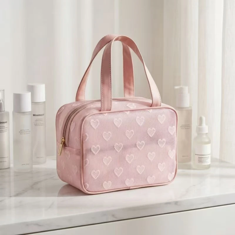 la-nostra-borsa-da-viaggio-dal-design-semplice-e-alla-moda-di-pero-store-si-abbina-a-vari-tipi-di-bagagli-per-il-pendolarismo-quotidiano-e-i-viaggi-a-lunga-distanza