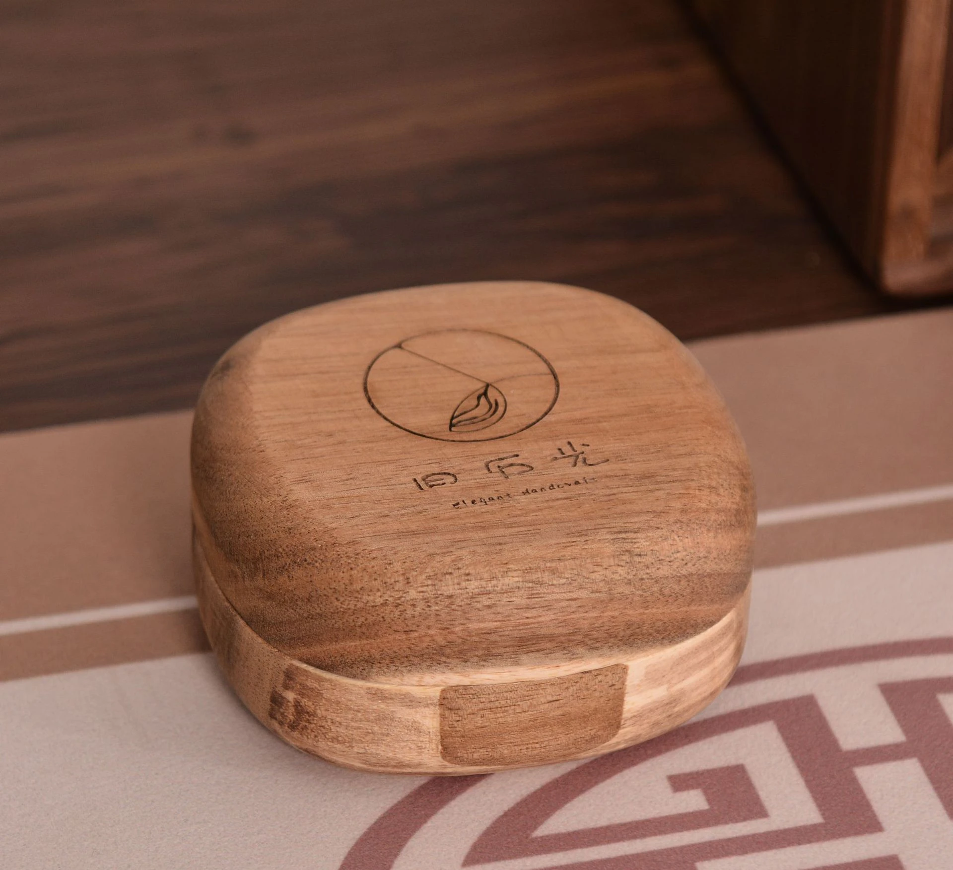 صندوق مجوهرات من خشب السنط محمول ، أقراط سطح المكتب وتغليف الأساور ، صندوق خشب صلب #2