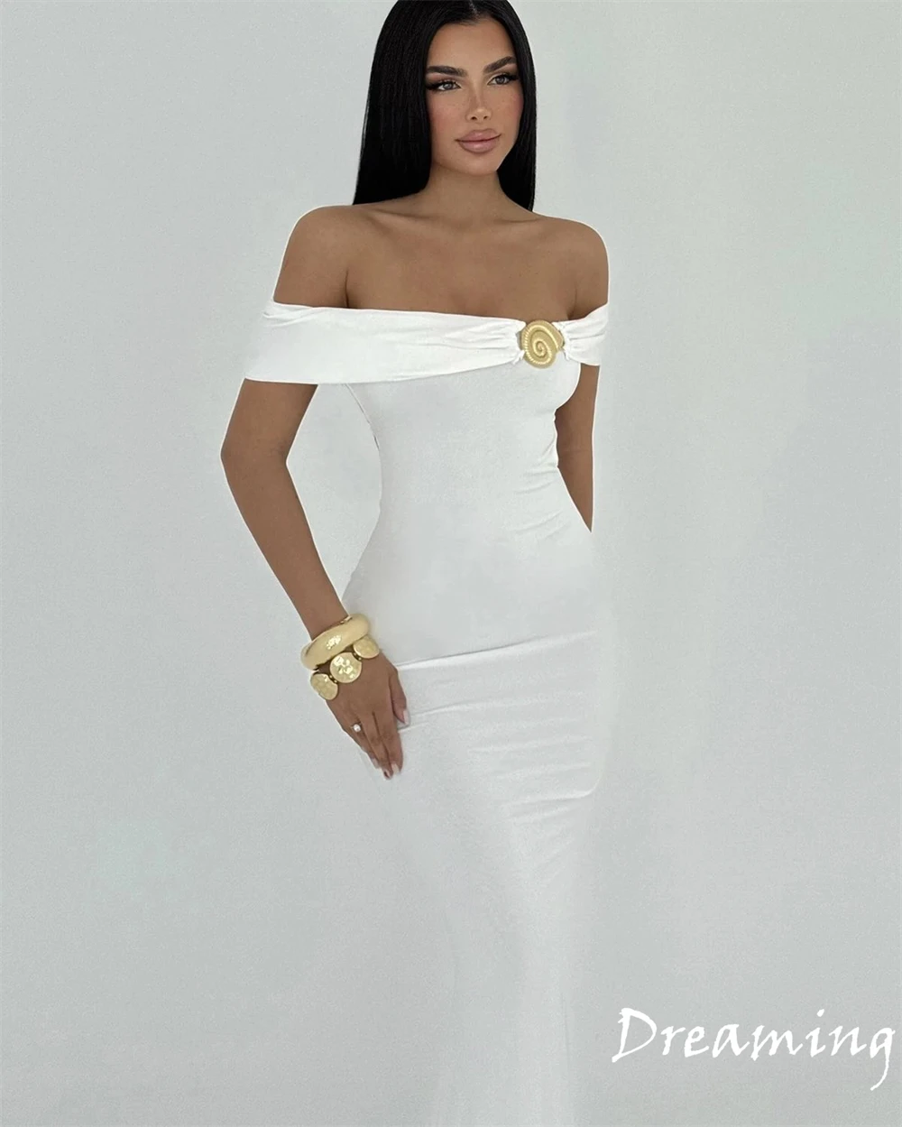 تخصيص بسيط الأبيض جيرسي مساء اللباس الحديث قارب الرقبة قبالة الكتف أكمام حزب اللباس مزاجه ثوب المشاهير