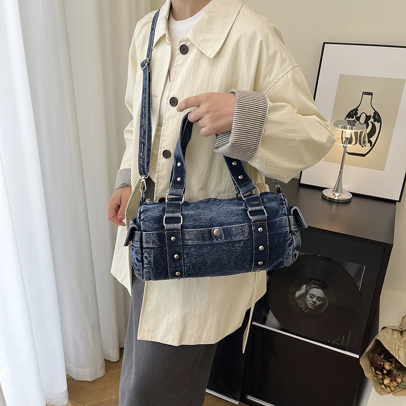 

Brand Vintage Washed Denim Cylinder Handbag for Women Fashion Street Style Retro Boston Bags Rivet Decorated Jeans Crossbody Bag